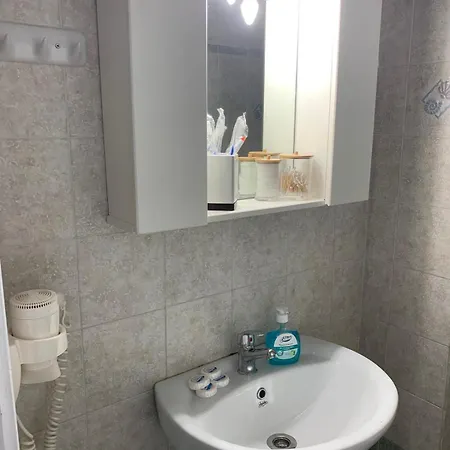 Fabrika B2 * Vári
